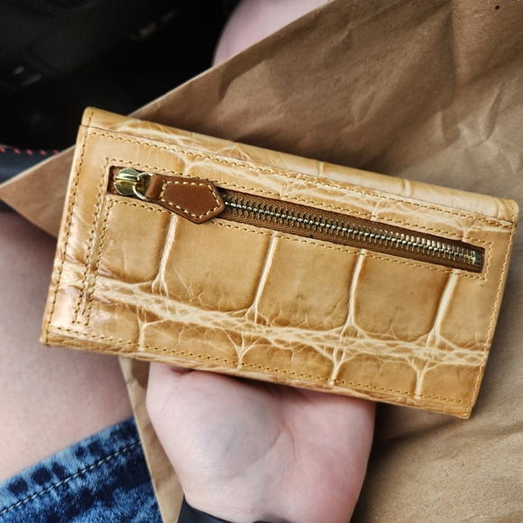 NWT dooney and burke wallet - Picture 3 of 3